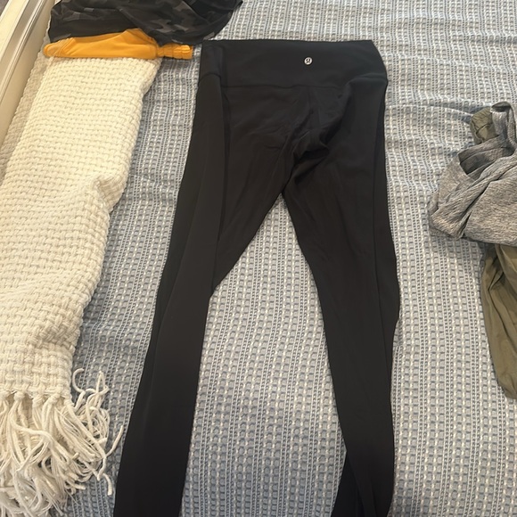 Lululemon black leggings size 8 - Picture 2 of 3